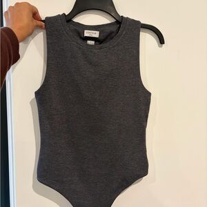 Aritzia Contour Gray top M